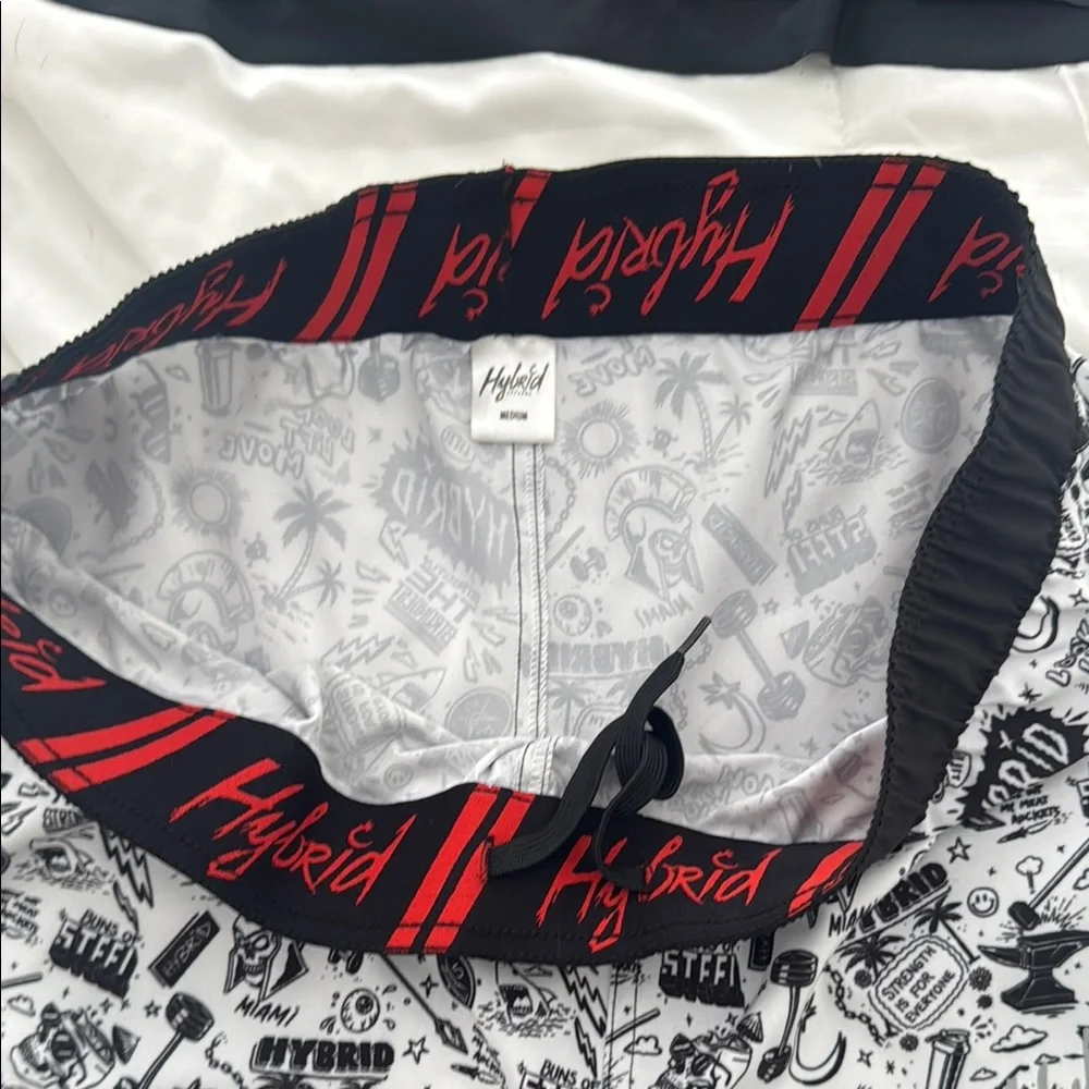 Hybrid Black and White Graphic Crop Top and Shorts Set - Picture 5 of 5